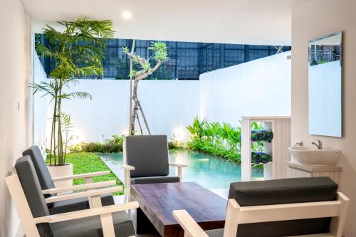 Πισίνα στο ή κοντά στο Artha Villa Pererenan By Fays Hospitality