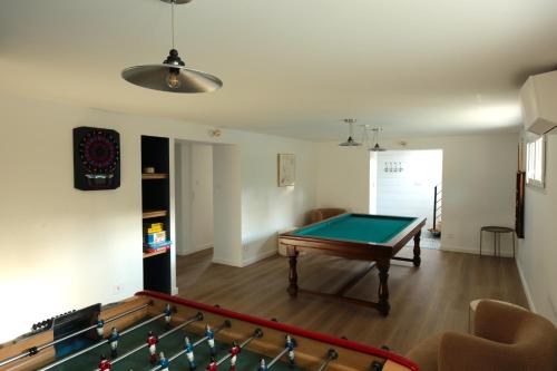 Photo de la galerie de l'établissement Villa Linna Piscine & Spa 10-12p, à Laurac-en-Vivarais