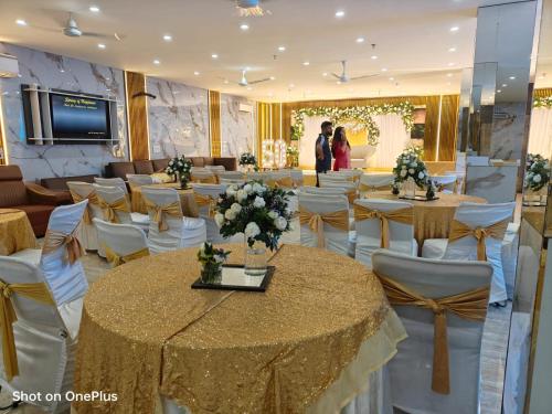 Fotografie z fotogalerie ubytování Hotel Blue Neck Hudda City Centre Fortis Hospital v destinaci Gurgáon