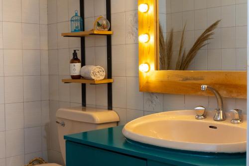 Un baño de Dar Al Khattar 4 BR in Batroun with Pool