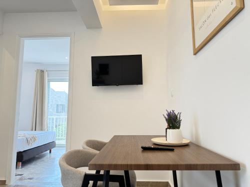 Cozy Apartment in Town, 5Min from the Beach - El Greco Apartments No 7