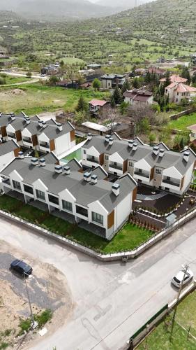 an overhead view of a large house with a roof at Villa 3917 Erciyes in Kayseri