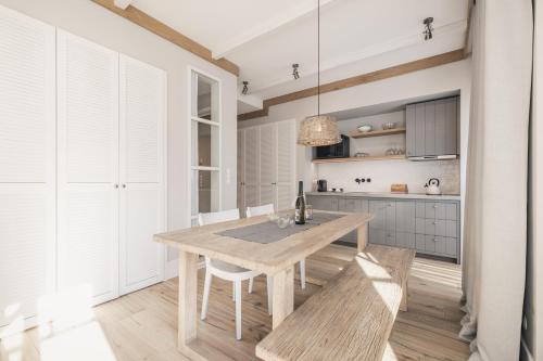 Køkken eller tekøkken på The Cozy Hotel & Lofts Timmendorfer Strand