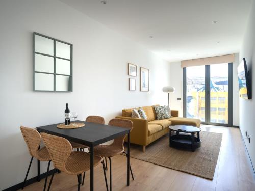 Gran apartamento cerca de playa Las Canteras con gimnasio A3B