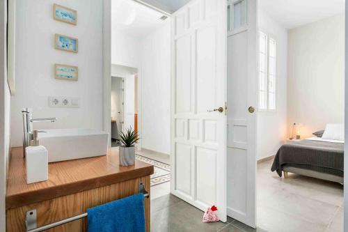 Spacious apartment historic center Santa Cruz