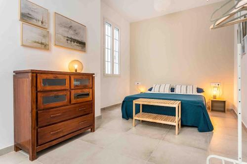 Spacious apartment historic center Santa Cruz