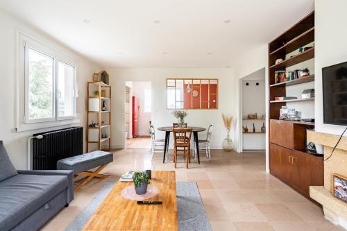 Billede fra billedgalleriet på La Villa Tome , Appartement dans maison individuelle, piscine i La Tour-en-Jarez