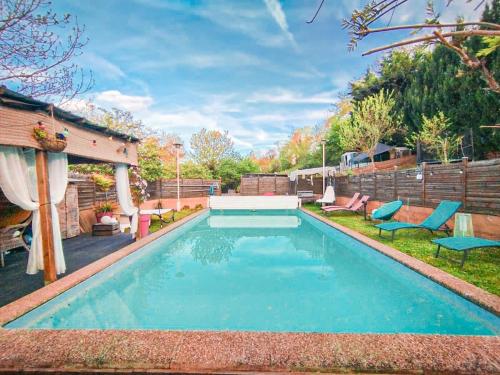 Appartement dans maison individuelle, piscine