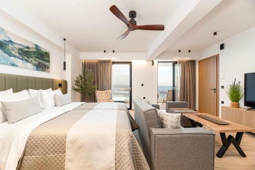 SoleLuna 1-On the Beach-Hot Tub-Smart Home