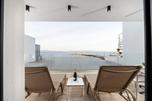 SoleLuna 1-On the Beach-Hot Tub-Smart Home