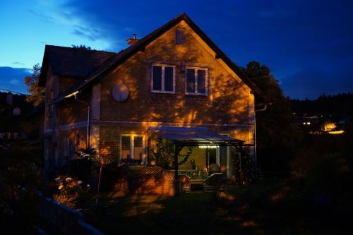 Das Gebäude in dem sich die Ferienwohnung befindet