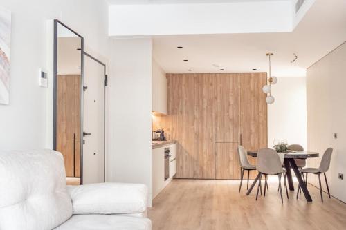 Stylish with pool - Triana
