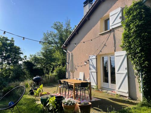 Maison familiale au calme 20minutes de Lyon terrain non clos