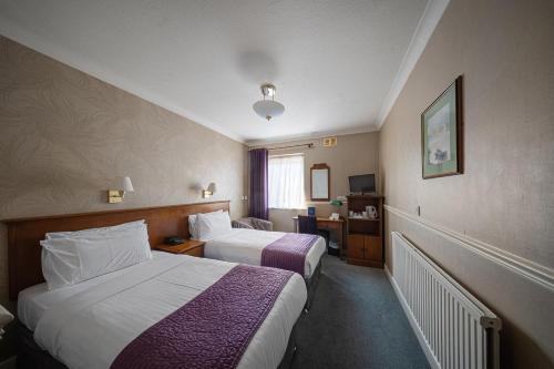 Crown Triple Room