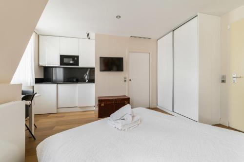 Photo de la galerie de l'établissement ZZZ niel, à Paris