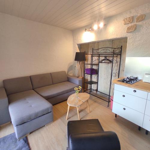 Photo de la galerie de l'établissement Studio tout équipé avec jardin, à Mane