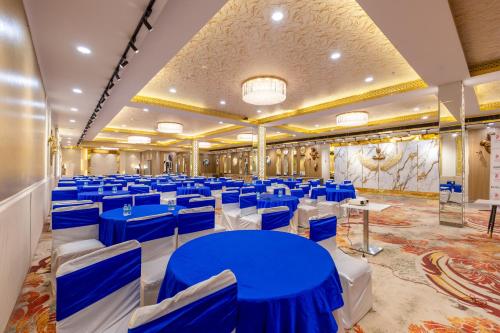 グルガオンにあるFlxHo Cyber One - Hotel And Banquet- DLF Cyber Cityのギャラリーの写真