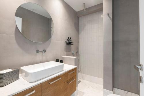 The HostMaster WiseView Celeste