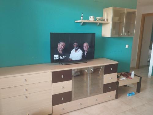 2BR flat 5 mins from sandy beach