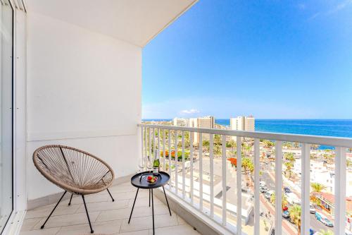 8'th floor ocean view apartment in Las Americas