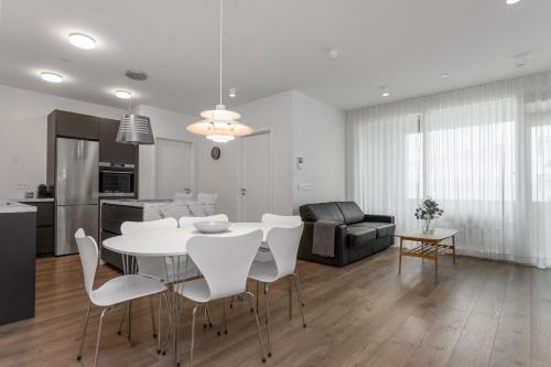 Una cocina o cocineta en Sif Apartments by Heimaleiga