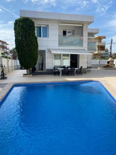 House 50meters from the beach