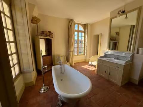 Ένα μπάνιο στο Lucullus - Une nuit au coeur d'un château