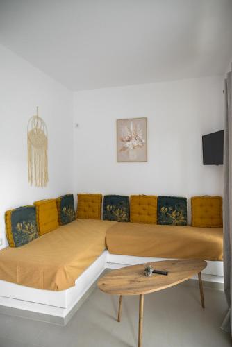 PAVEL apartments near airport