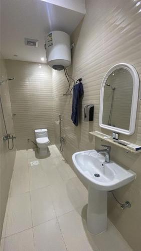 Ένα μπάνιο στο شقق نوادر المخدومة