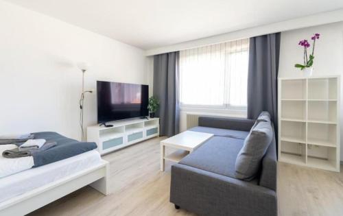 Charming Long-Term Belvedere Apartment