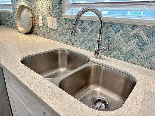 Φωτογραφία από το άλμπουμ του Beachfront 4BR - Tiki Bar, Yard Games, Smart TVs, Pets σε Gilchrist