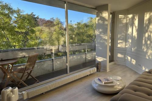 Bright apartment in Paris with balcony