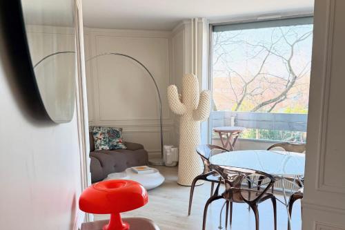 Photo de la galerie de l'établissement Bright apartment in Paris with balcony, à Paris