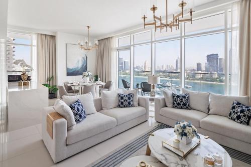 4BR Beachfront Marina & Palm View