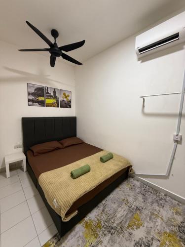 Katil atau katil-katil dalam bilik di Homestay Banting MesraMuslim