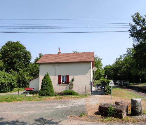 Φωτογραφία από το άλμπουμ του Authentique maison éclusière σε Thénioux