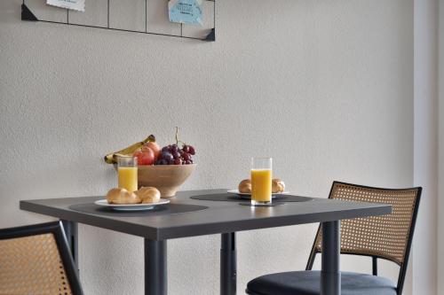 Makanan di atau berdekatan apartmen