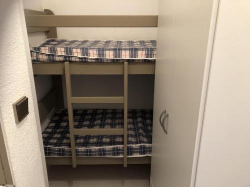 studio cabine 4 personnes à 50m du port et 100m de la plage