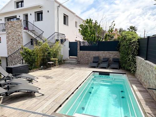 Top of villa, private pool 7 people