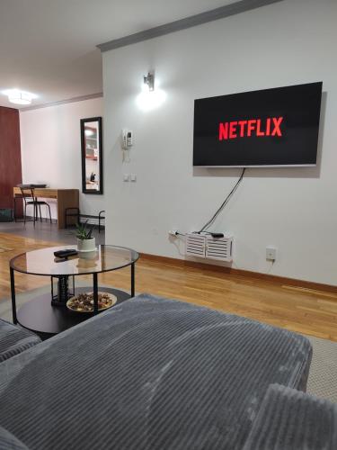 Μια τηλεόραση ή/και κέντρο ψυχαγωγίας στο Apartman Ingrid