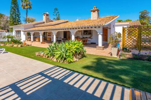 Villa Ramos by Villa Plus