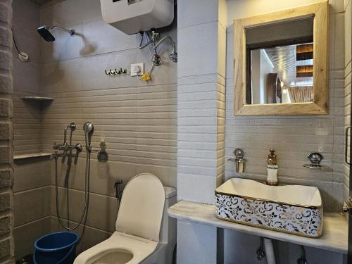 Ένα μπάνιο στο Hotel Golden Orchid