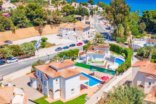 Villa Carolina Blanca by Villa Plus