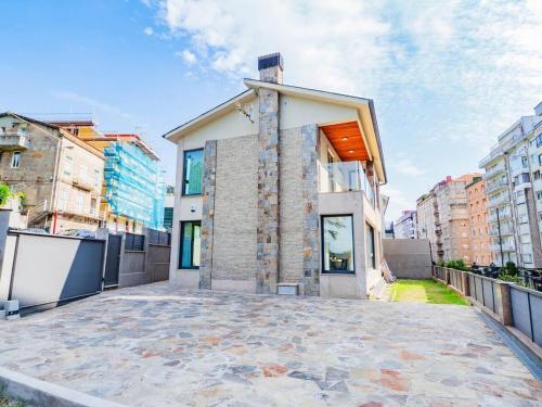 Chalet El Castro by YBH