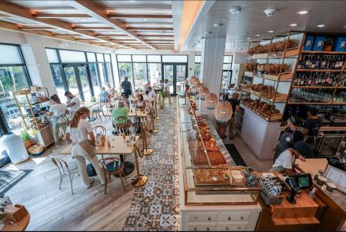 Galeriebild der Unterkunft Harbour Walk - Elegant & Luxrious in Red Bay Estate