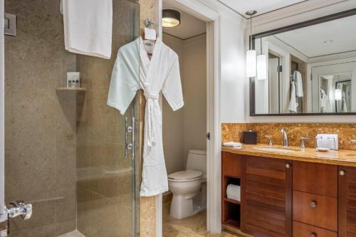 O baie la Maui Escape - Elegant Condo, Partial Ocean Views & Resort Perks