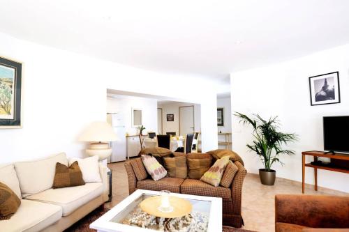 Villa Sainte Maxime by Villa Plus