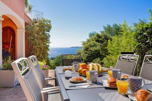 Villa Sainte Maxime by Villa Plus