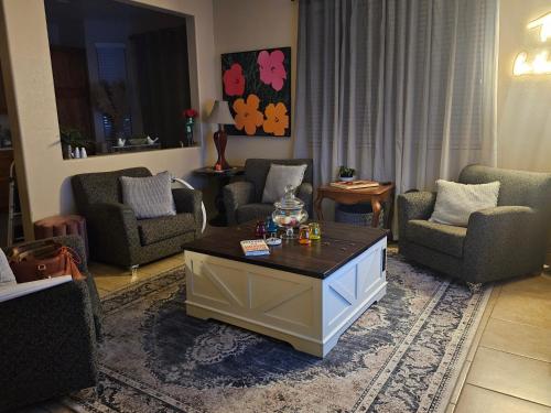 Ruang duduk di Vegas SpringValley Stay