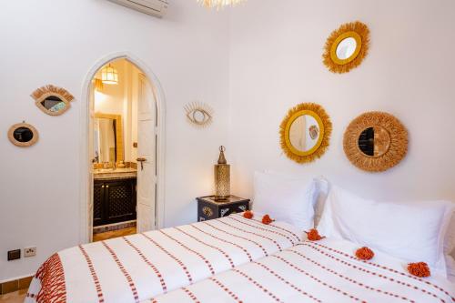 Postel nebo postele na pokoji v ubytování Residence Dar Lamia Marrakech